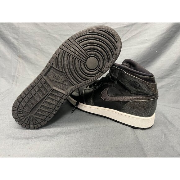 Nike Boys Jordan 1 Retro High (GS) 2016 Black Patent Size 4.5 NEW NO BOX! - Picture 2 of 11